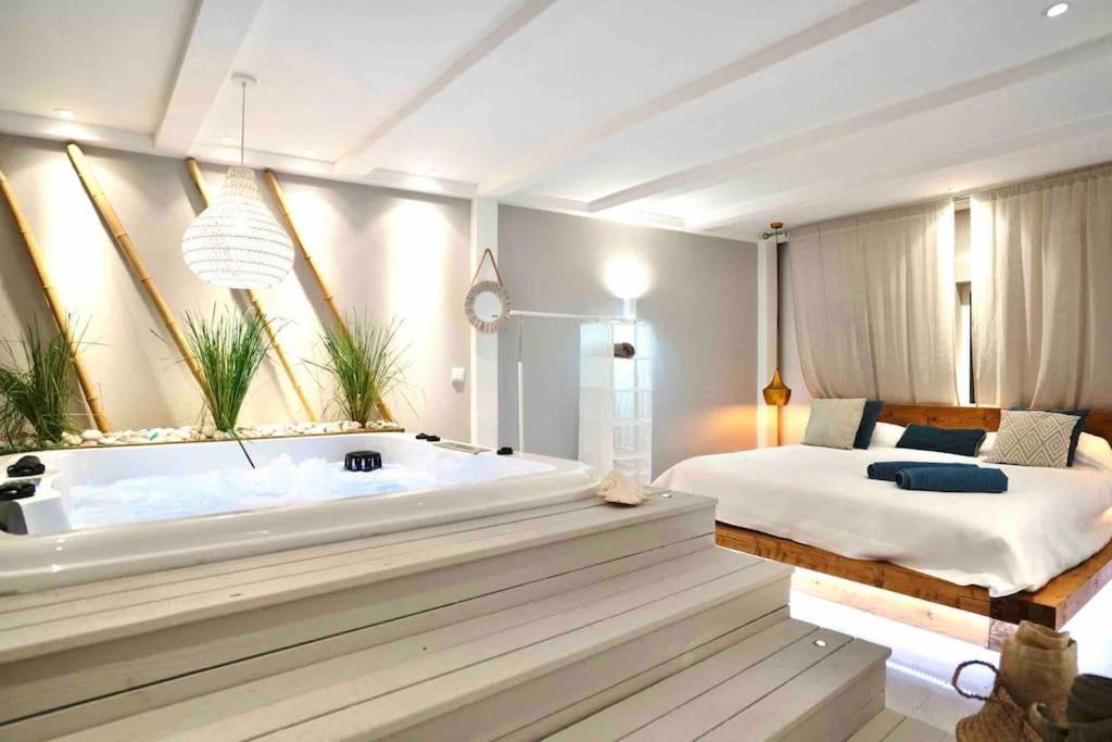 Luxuryvilla With Private Heated Pool And Spa 7P Quarteira Luaran gambar