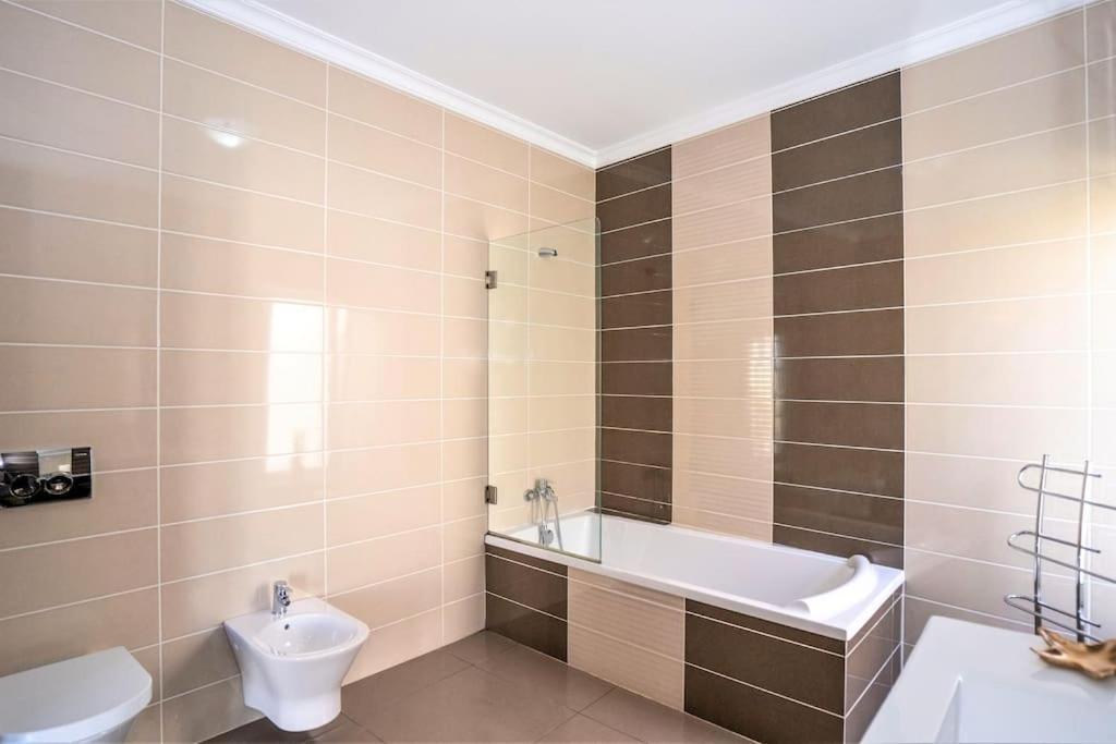 Luxuryvilla With Private Heated Pool And Spa 7P Quarteira Luaran gambar